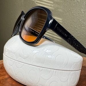NEW COACH SIGNATURE BARBARA SUNGLASSES WITH OP ART HARD SHELL CASE